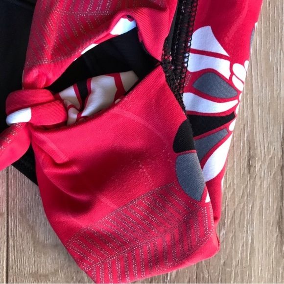 Seafolly Bikini two piece set Australian Swimwear size 12/14 black red floral - Picture 5 of 7